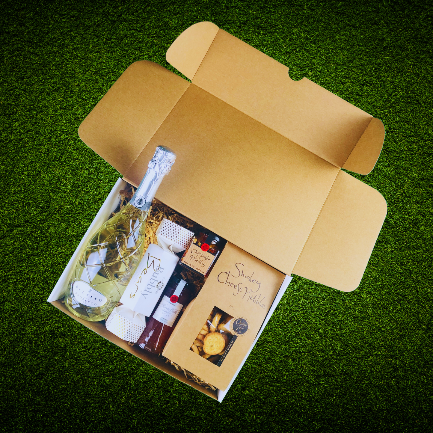 Wine & Serenity Picnic Hamper